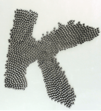 Kilobots: A que no has visto una manada de 1024 robots trabajando juntos ?