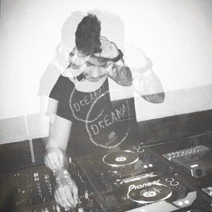 1474582_10201694976988972_1688639107_ns