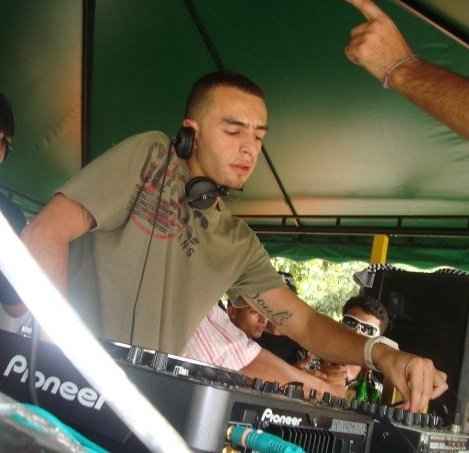 5852_153082425032_539640032_3724247_4422733_n