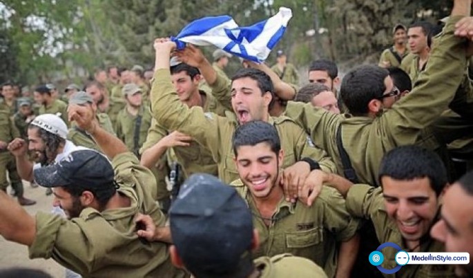 400_300_israeli_soldiers_dance_original_