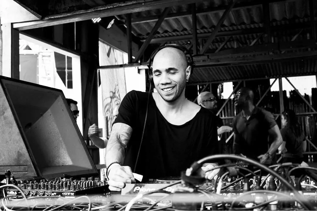 Cuenta regresiva #FDM2024 con explosivo set de VINICIUS HONORIO, siente aquí su onda expansiva