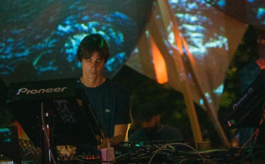Explorando tracks de LUIGI TOZZI, laberintos mágicos y seducción acústica  