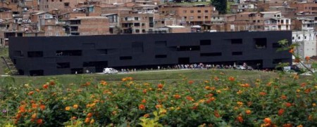 san-cristobal-parque-biblioteca-620x250-20102011